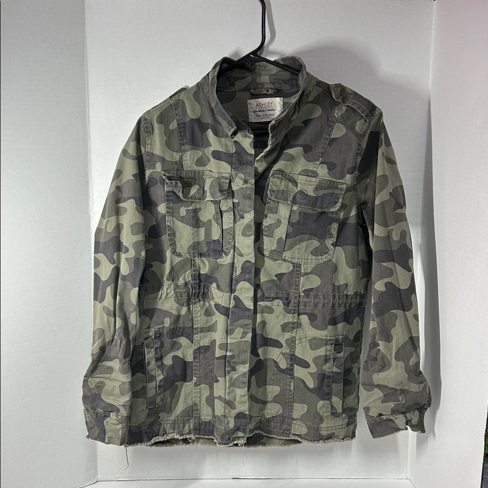 Ashley by 26 International Camo Utility Jacket (M)